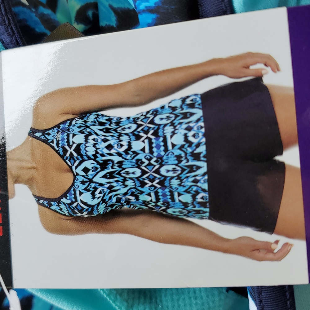 NWT Zeroxposur UPF 50 sport Bra Top